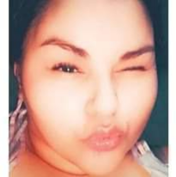 Meet your Posher, Alanda - Picture 1 of 1